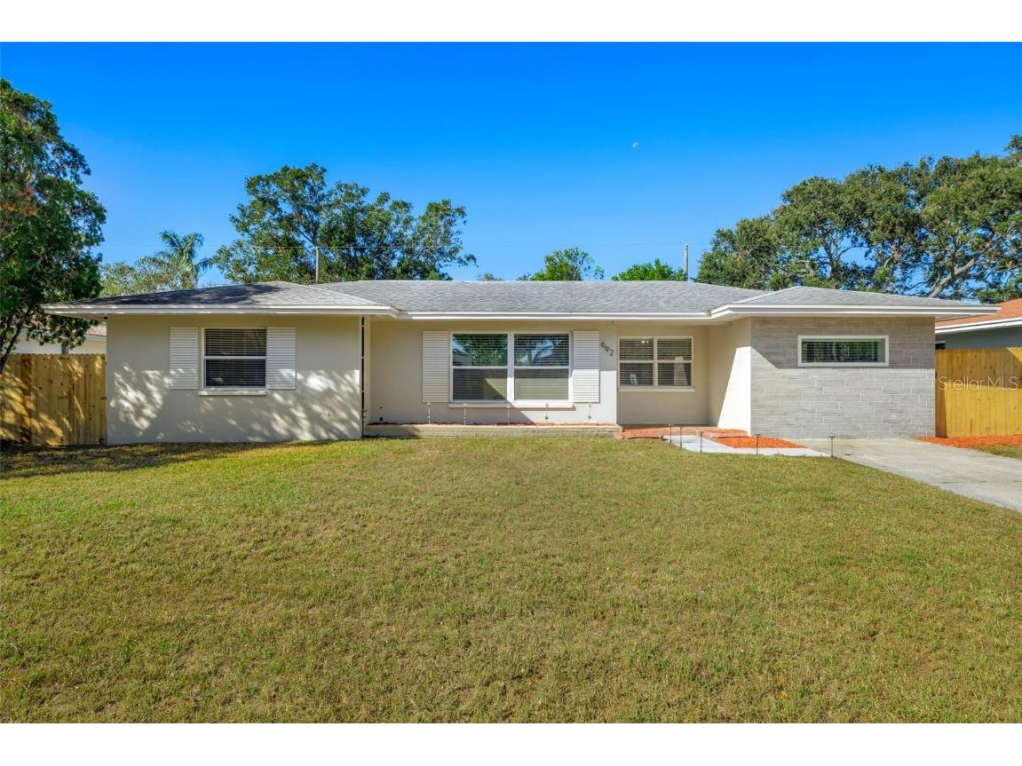 692 Oakwood Drive Dunedin FL 34698 OM690059 image1