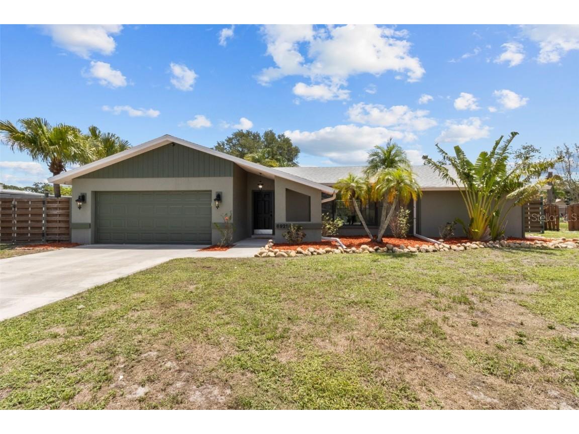 6921 8th Street Court E Sarasota FL 34243 TB8395468 image1