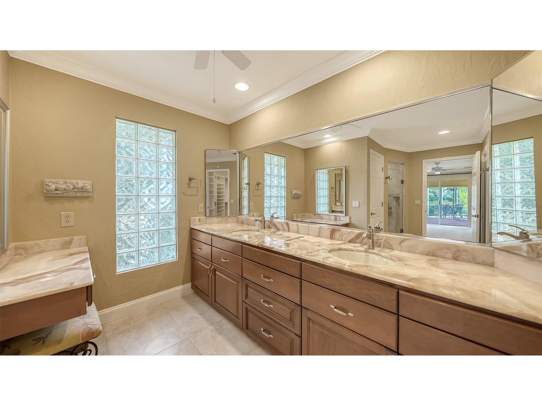6921 Country Lakes Circle Sarasota FL 34243 A4691800 image35