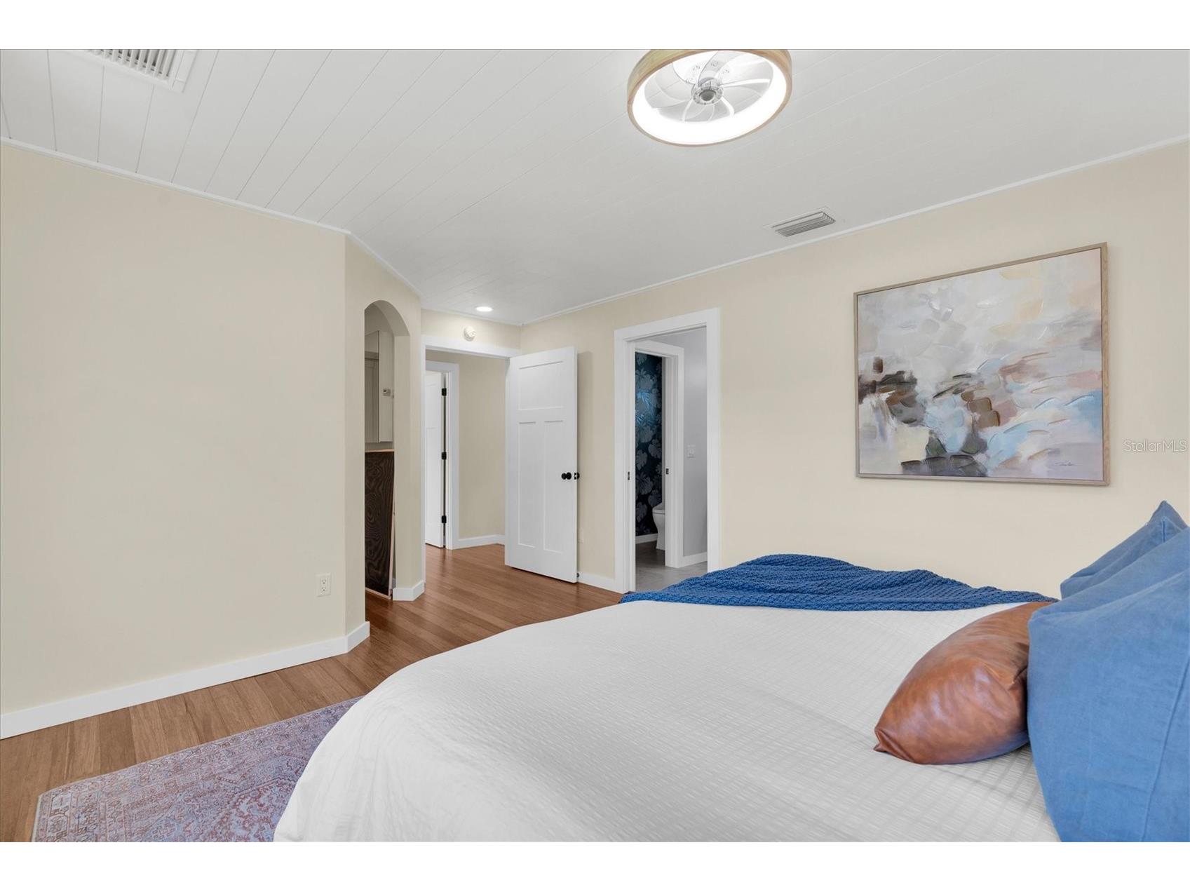 6921 Mango Avenue S Saint Petersburg FL 33707 TB8512434 image32