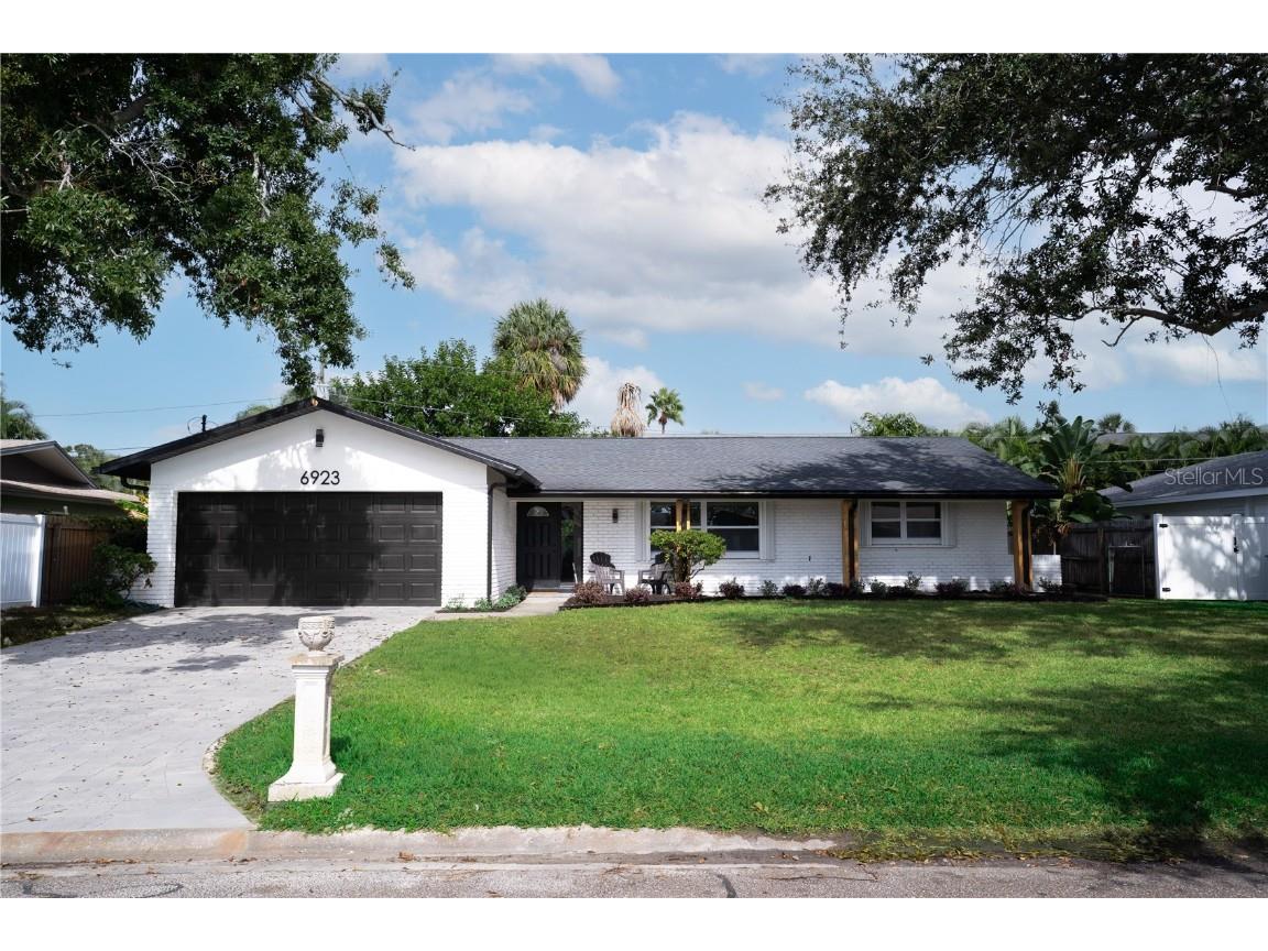 6923 16th Avenue N Saint Petersburg FL 33710 TB8446568 image2