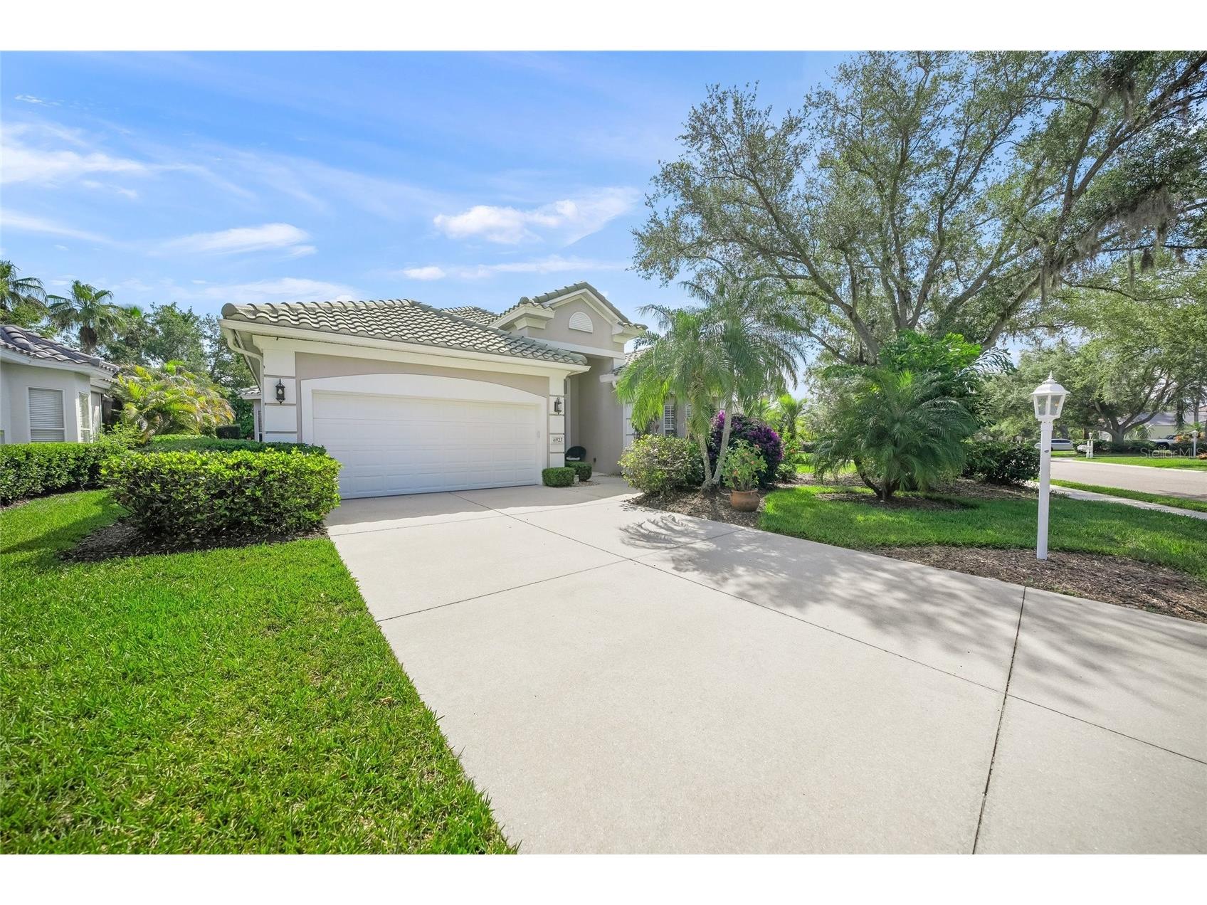 6923 Lennox Place University Park FL 34201 A4690839 image1