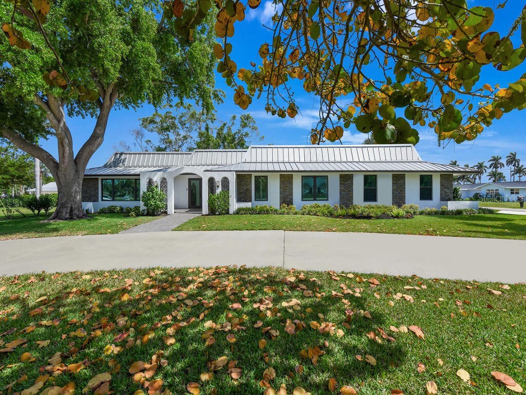 6923 Old Whiskey Creek Drive Fort Myers FL 33919 - CALOOSAHATCHEE RIVER C7514413 image1