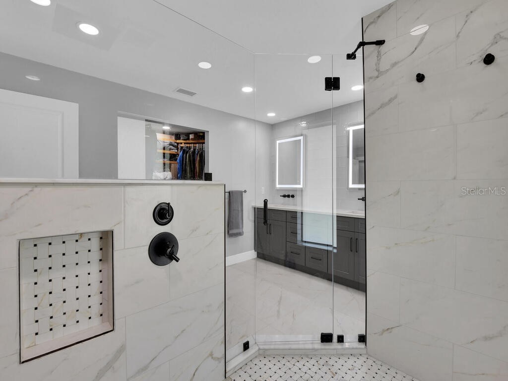 6923 Old Whiskey Creek Drive Fort Myers FL 33919 - CALOOSAHATCHEE RIVER C7514413 image20