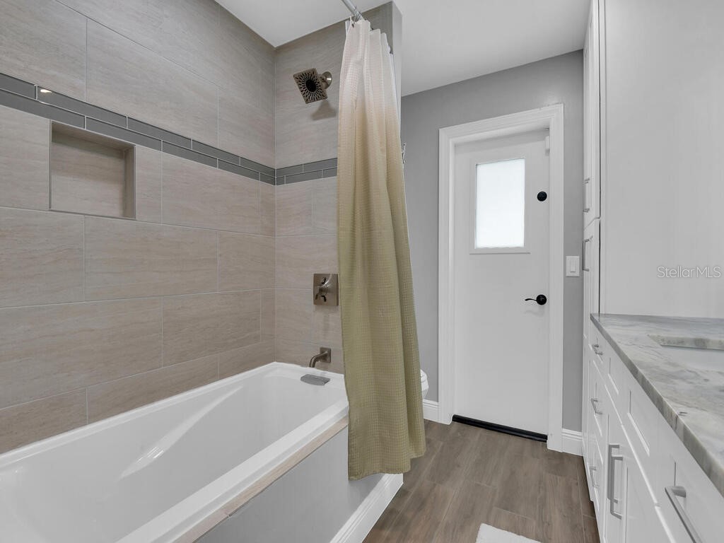 6923 Old Whiskey Creek Drive Fort Myers FL 33919 - CALOOSAHATCHEE RIVER C7514413 image33