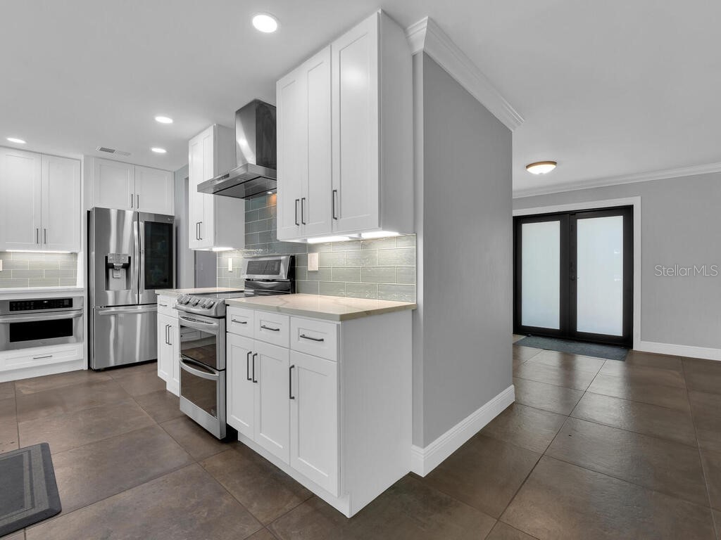 6923 Old Whiskey Creek Drive Fort Myers FL 33919 - CALOOSAHATCHEE RIVER C7514413 image8