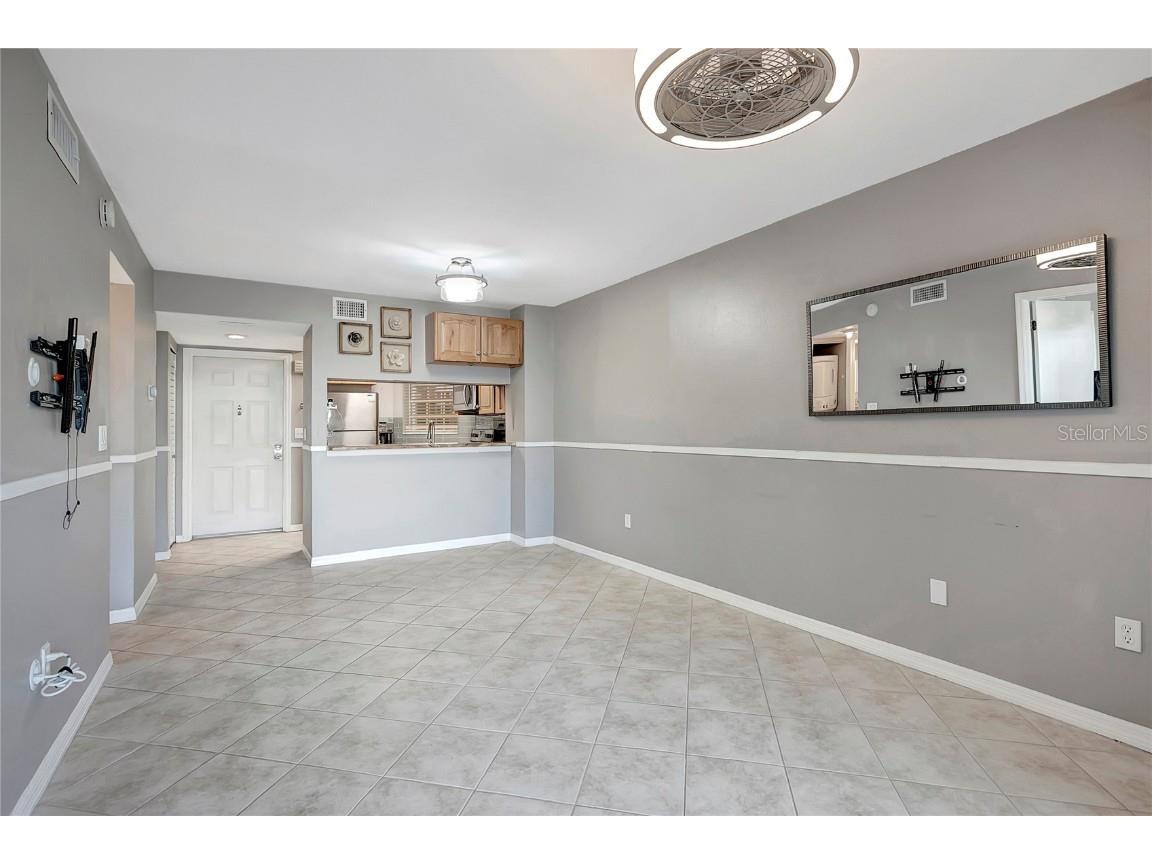 6923 Stonesthrow Circle N #4105 Saint Petersburg FL 33710 TB8330335 image5