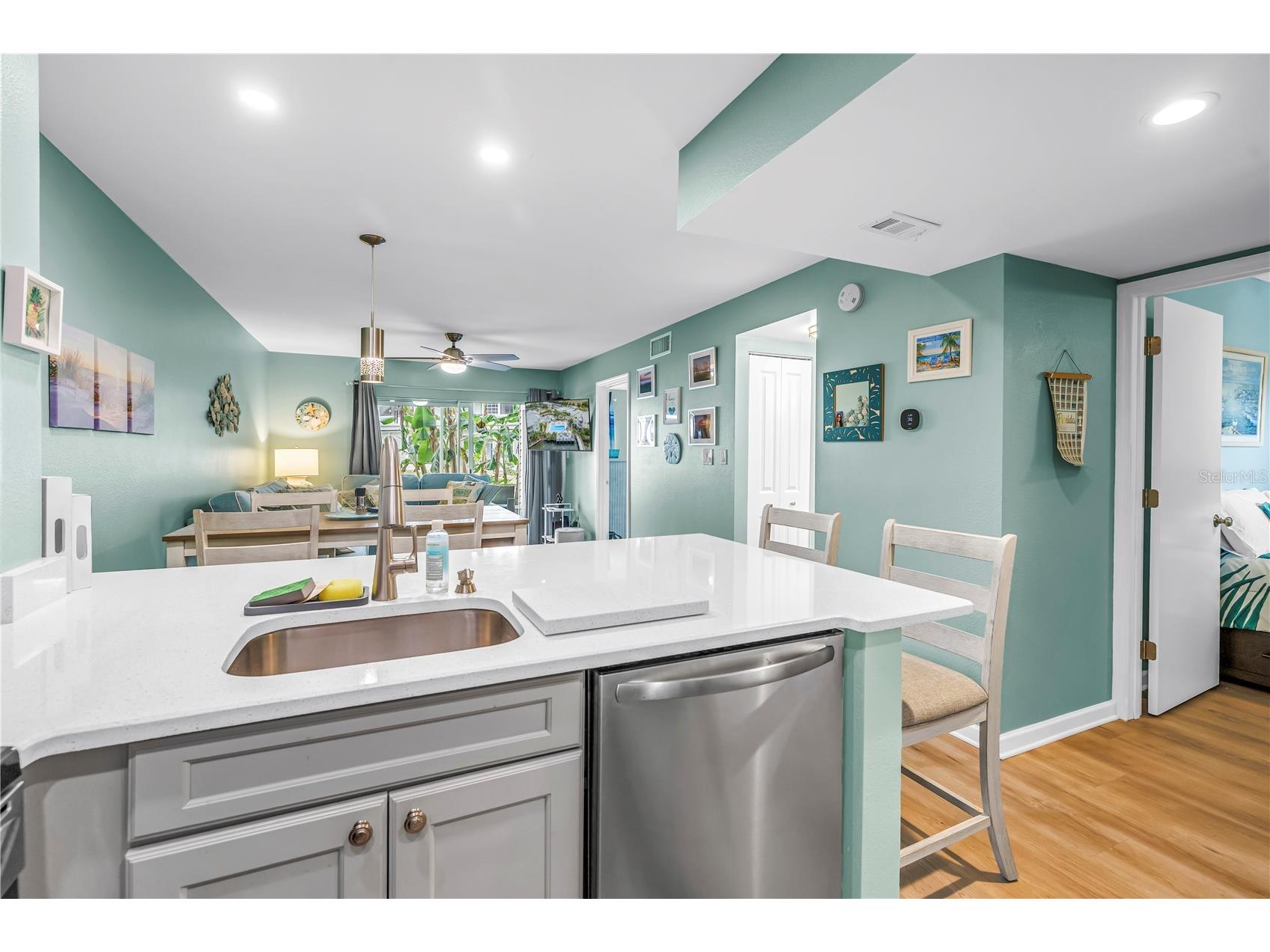 6924 Stones Throw Circle N #8103 Saint Petersburg FL 33710 TB8524194 image8
