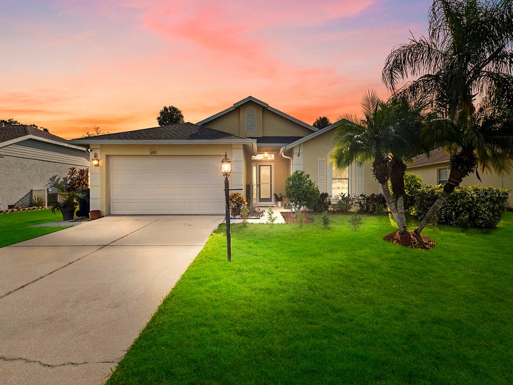 6925 43rd Ct E 43rd Court E Sarasota FL 34243 A4581155 image1