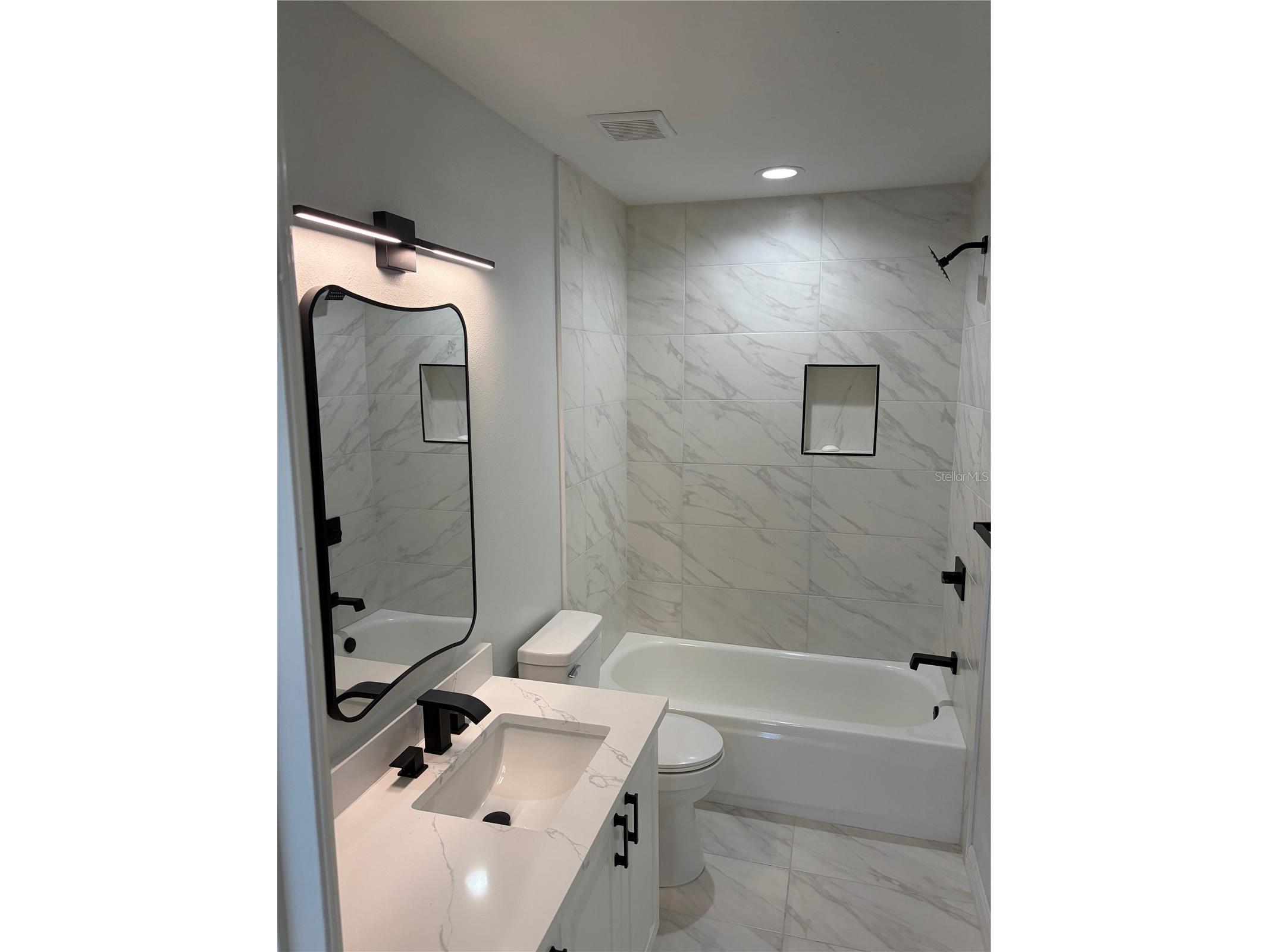 6928 43rd Court E Sarasota FL 34243 A4676085 image48