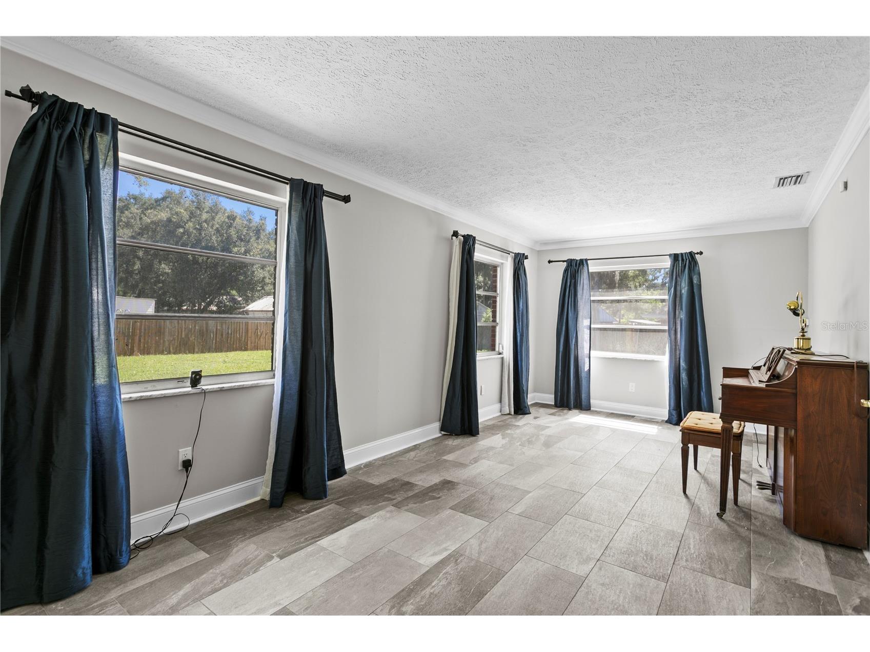 6928 Greenhill Place Tampa FL 33617 TB8523303 image16