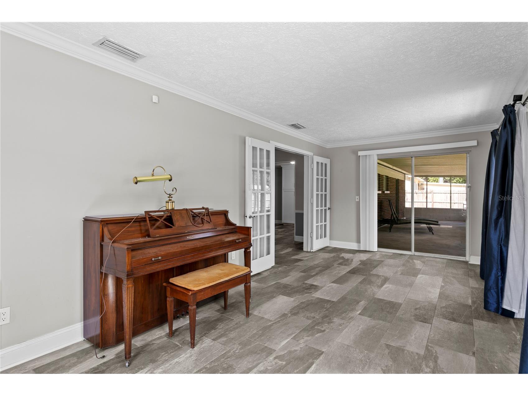 6928 Greenhill Place Tampa FL 33617 TB8523303 image18