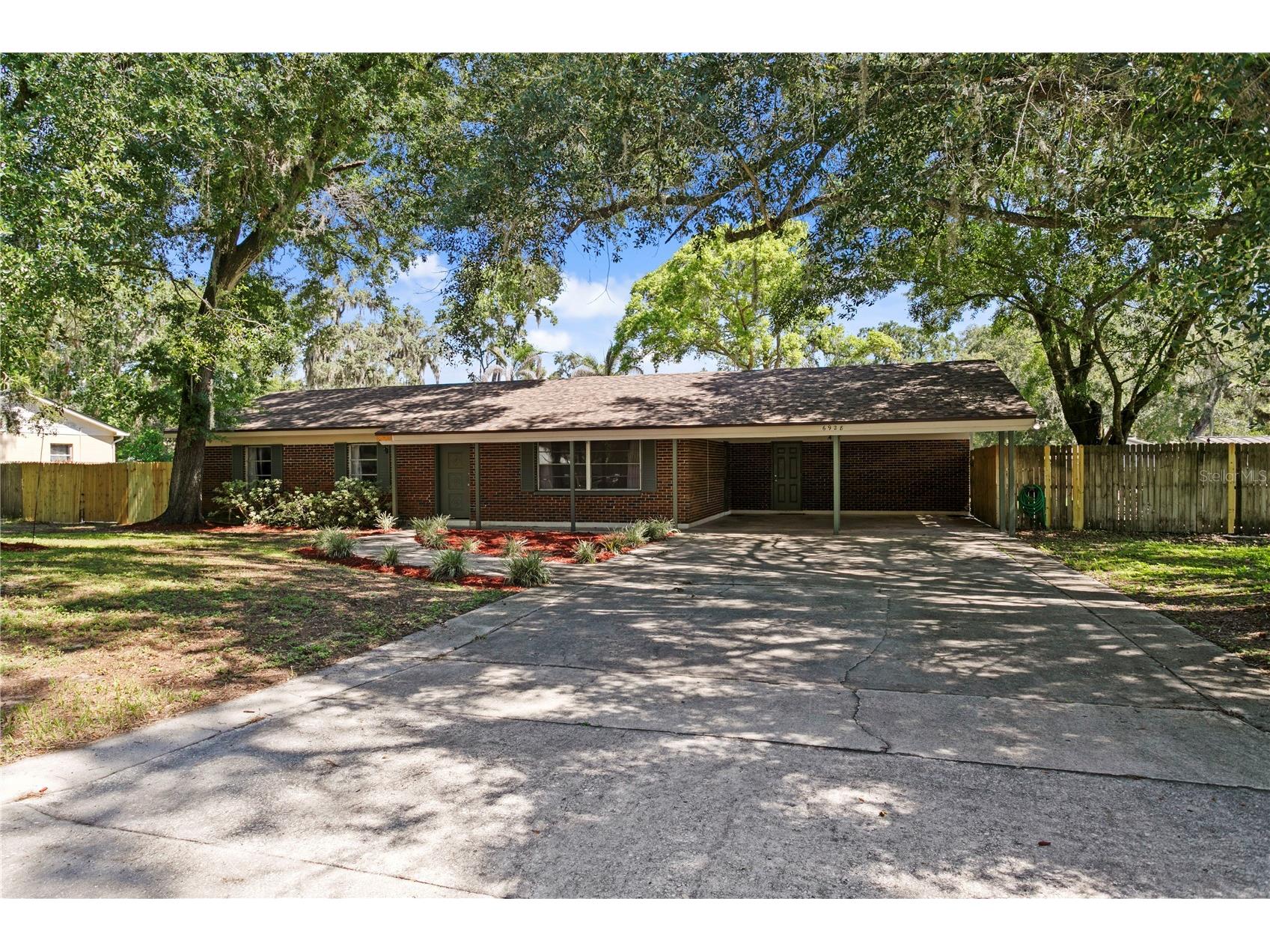 6928 Greenhill Place Tampa FL 33617 TB8523303 image3