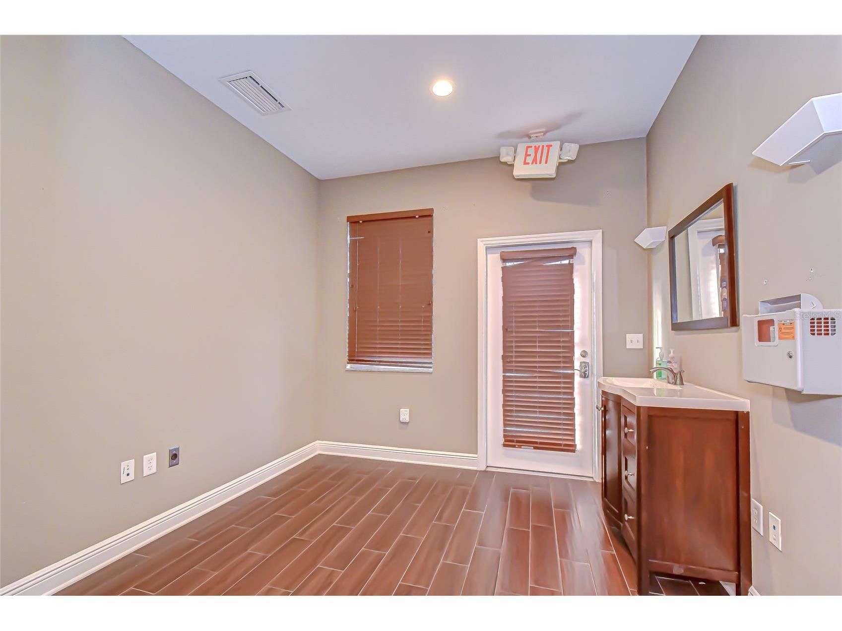 6928 W Linebaugh Avenue Tampa FL 33625 TB8463214 image28