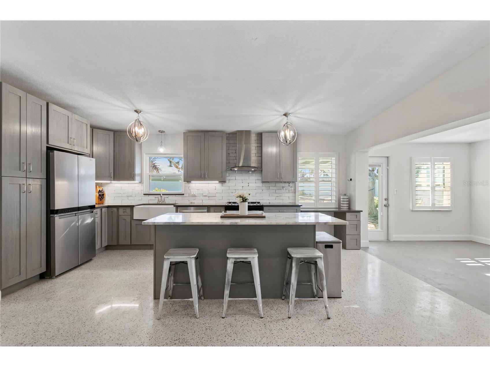 6931 Grande Vista Way S Saint Petersburg FL 33707 TB8493614 image2