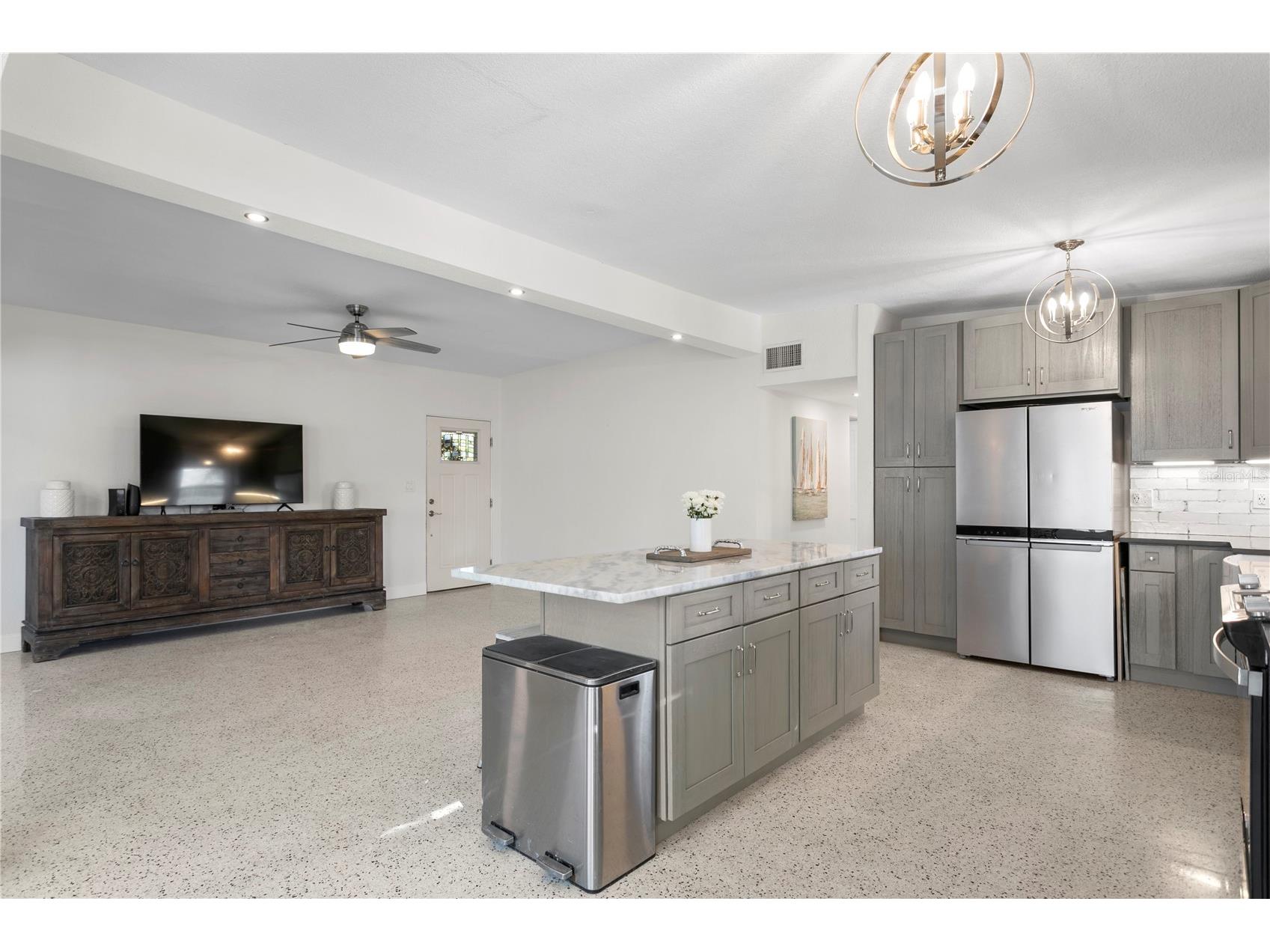 6931 Grande Vista Way S Saint Petersburg FL 33707 TB8493614 image4