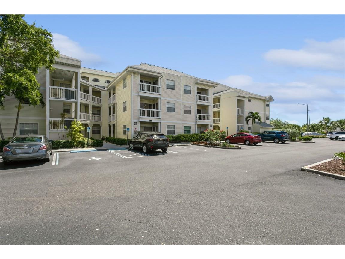 6931 Stones Throw Circle N #5106 Saint Petersburg FL 33710 U8249762 image1