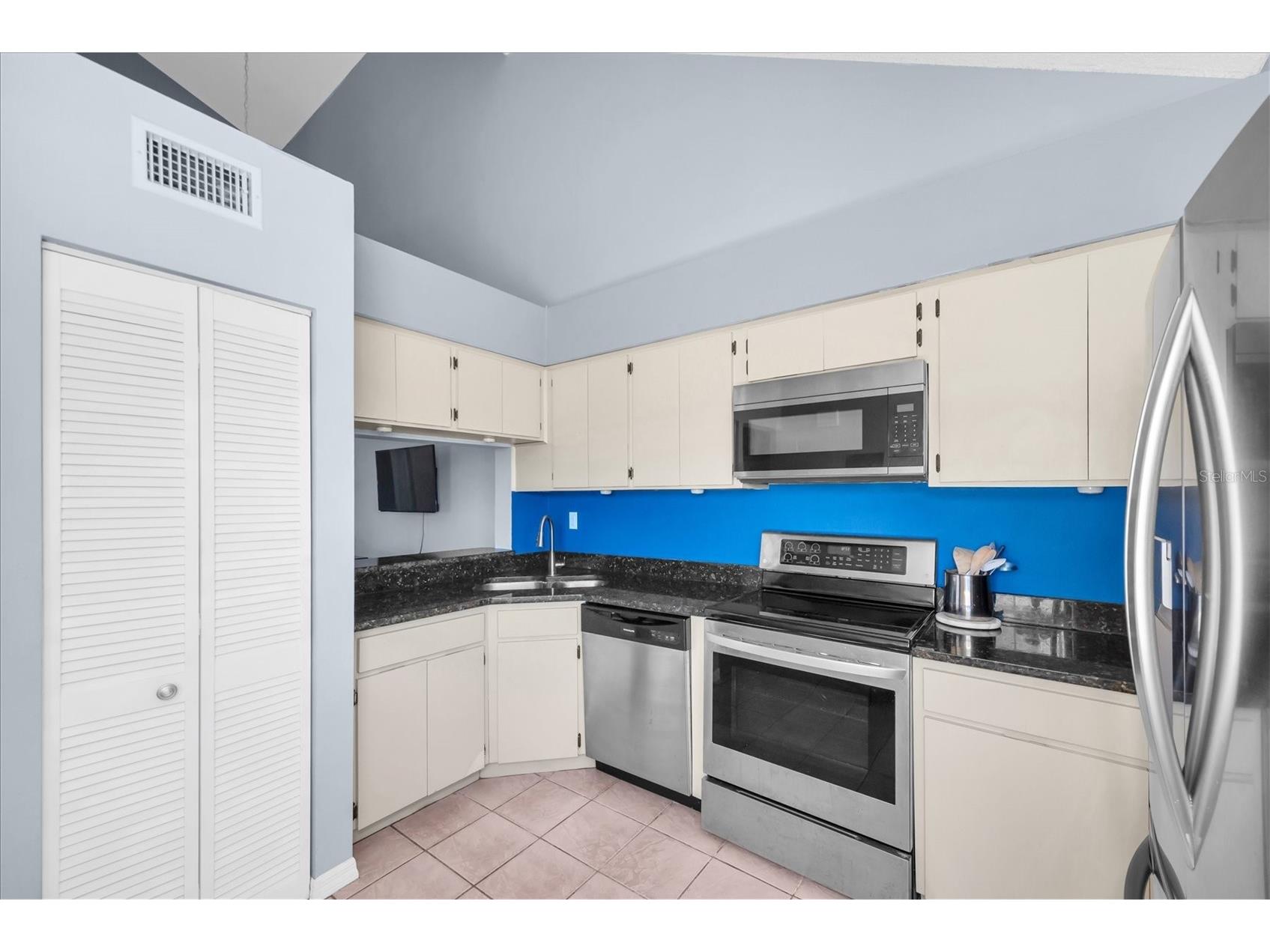 6931 Stones Throw Circle N #5302 Saint Petersburg FL 33710 TB8475800 image11
