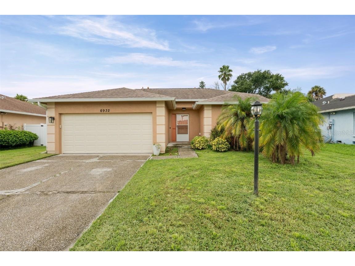 6932 43rd Court E Sarasota FL 34243 A4662581 image1