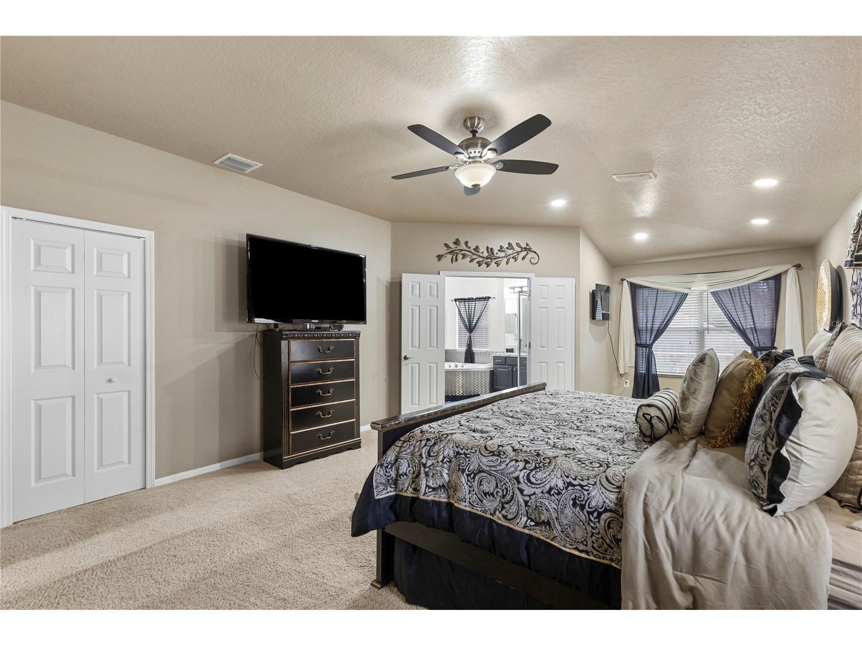 6932 Gray Catbird Loop Wesley Chapel FL 33545 TB8509336 image35