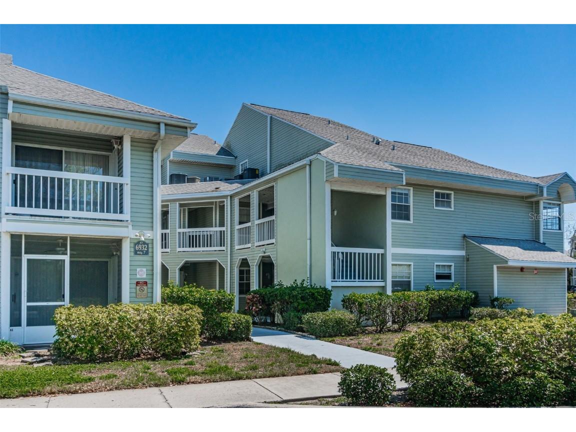 6932 Stones Throw Circle N #7201 Saint Petersburg FL 33710 U8155742 image1