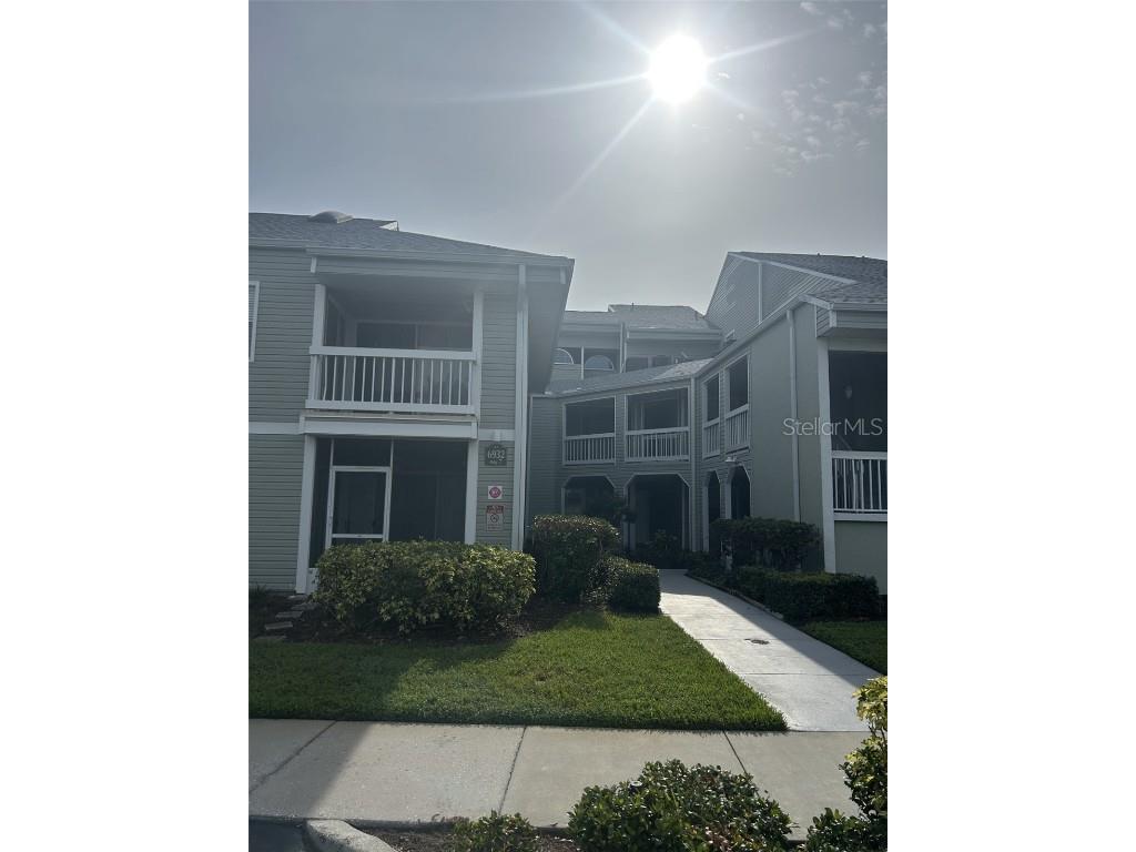 6932 Stones Throw Circle N #7204 Saint Petersburg FL 33710 TB8429216 image1