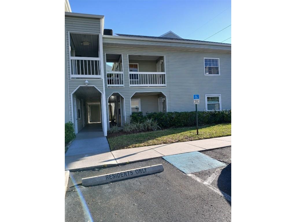 6932 Stones Throw Circle N #7206 Saint Petersburg FL 33710 TB8356287 image1