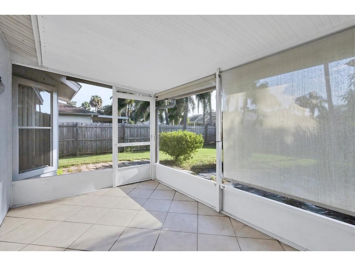 6933 43rd Court E Sarasota FL 34243 A4624349 image27