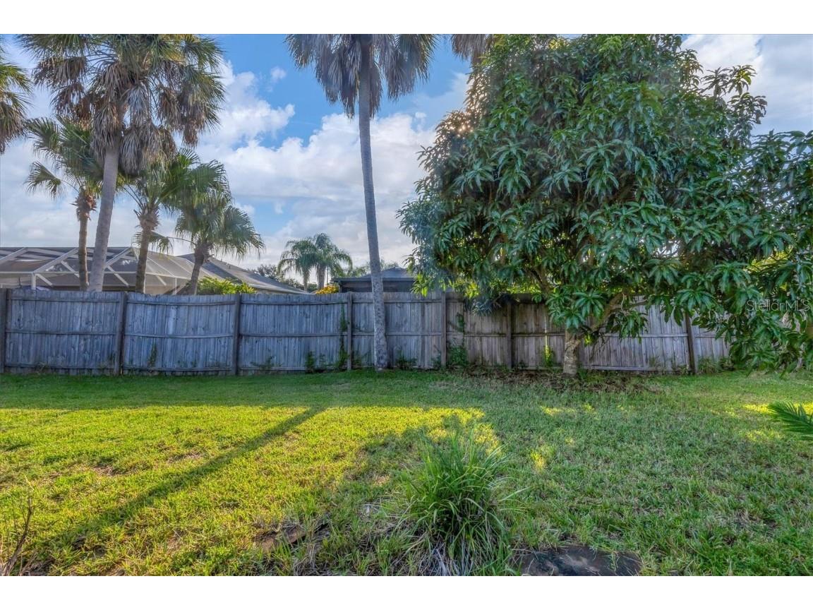 6933 43rd Court E Sarasota FL 34243 A4624349 image30