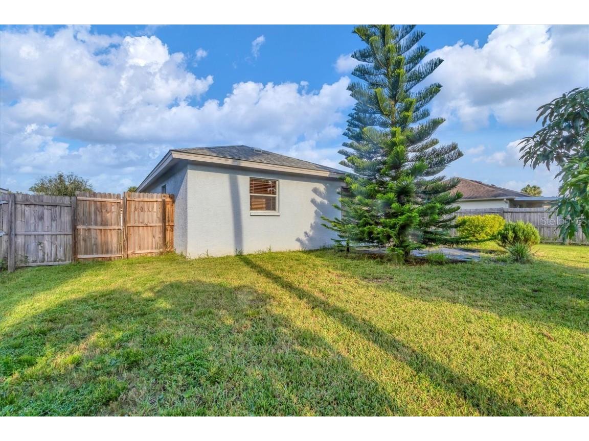 6933 43rd Court E Sarasota FL 34243 A4624349 image31