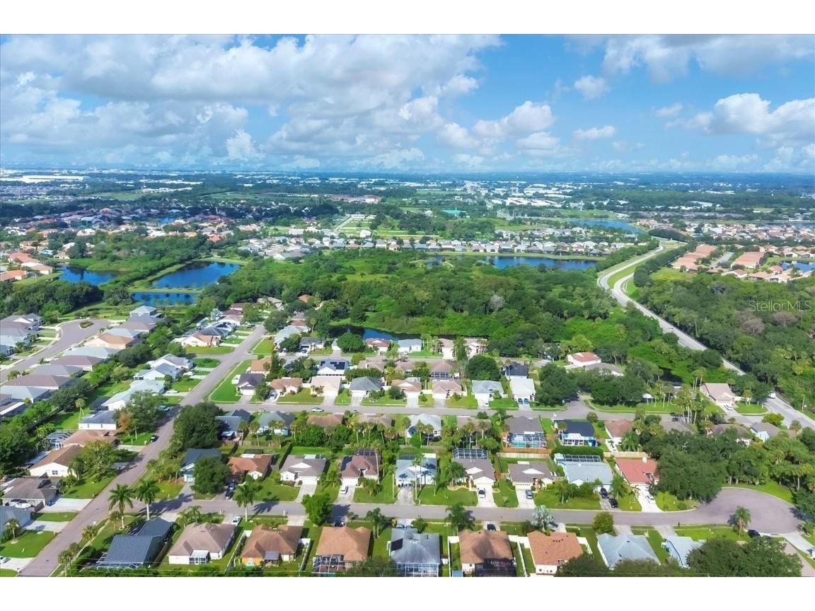 6933 43rd Court E Sarasota FL 34243 A4624349 image35