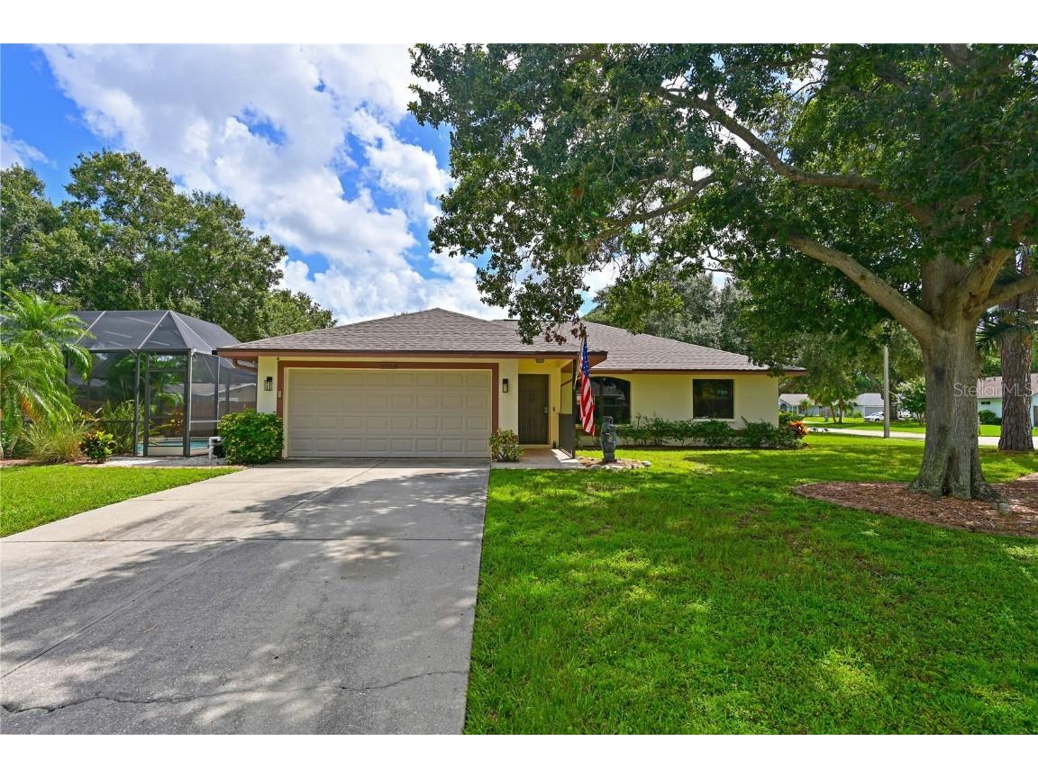 6933 9th Court E Sarasota FL 34243 A4623073 image1