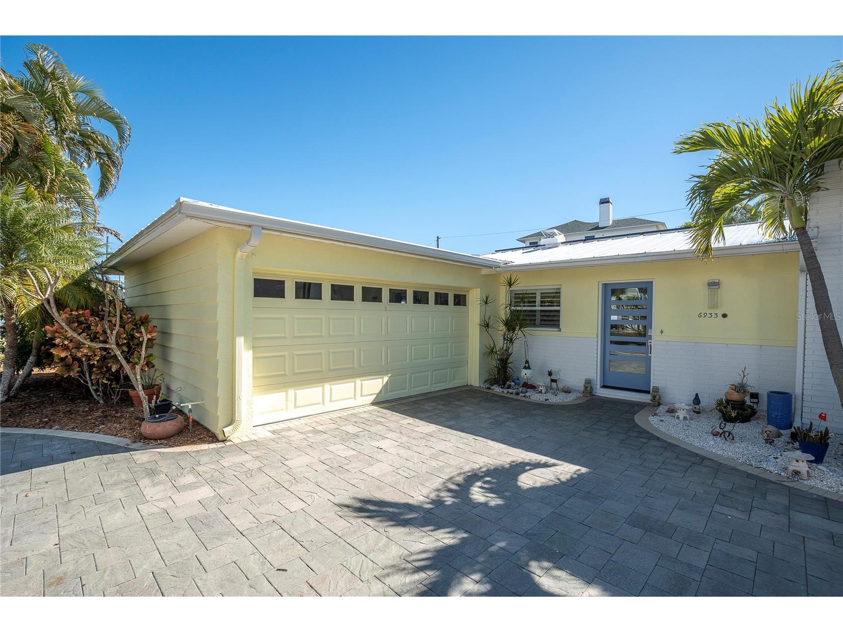 6933 S Shore Drive S Saint Petersburg FL 33707 TB8466852 image1
