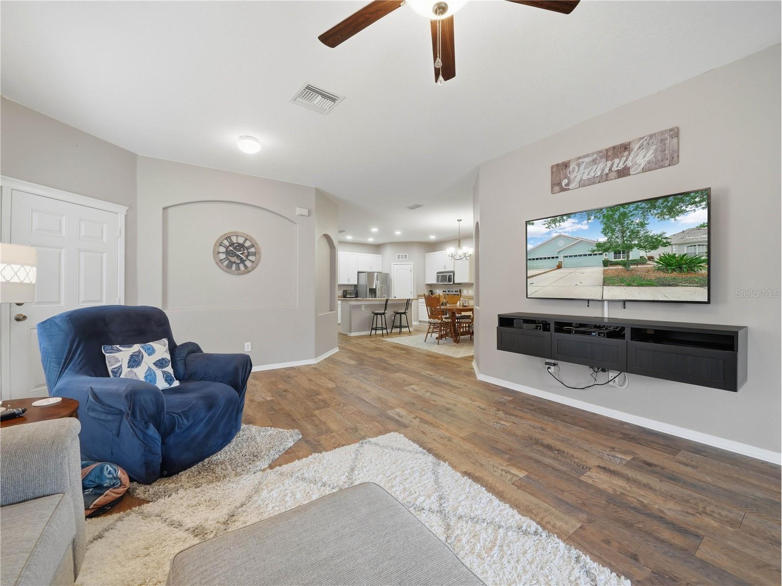 6936 Surrey Oak Drive Apollo Beach FL 33572 L4962317 image3