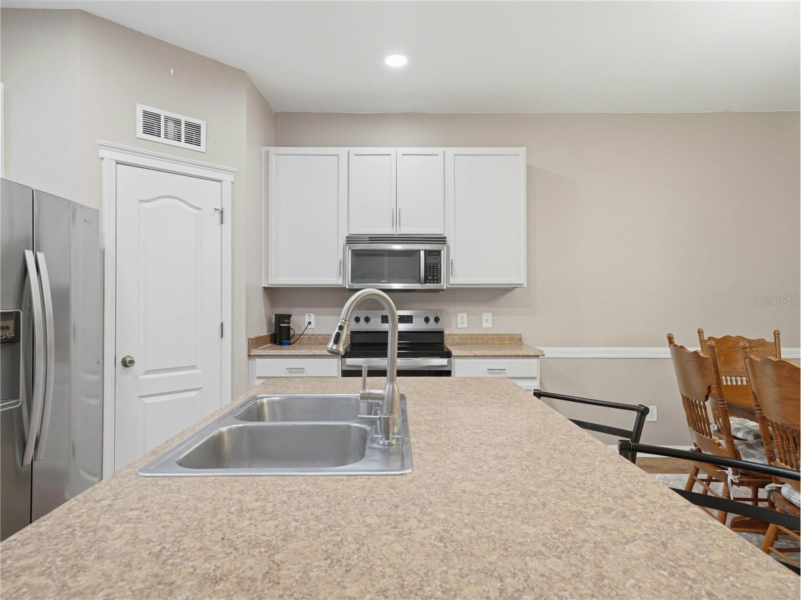 6936 Surrey Oak Drive Apollo Beach FL 33572 L4962317 image8