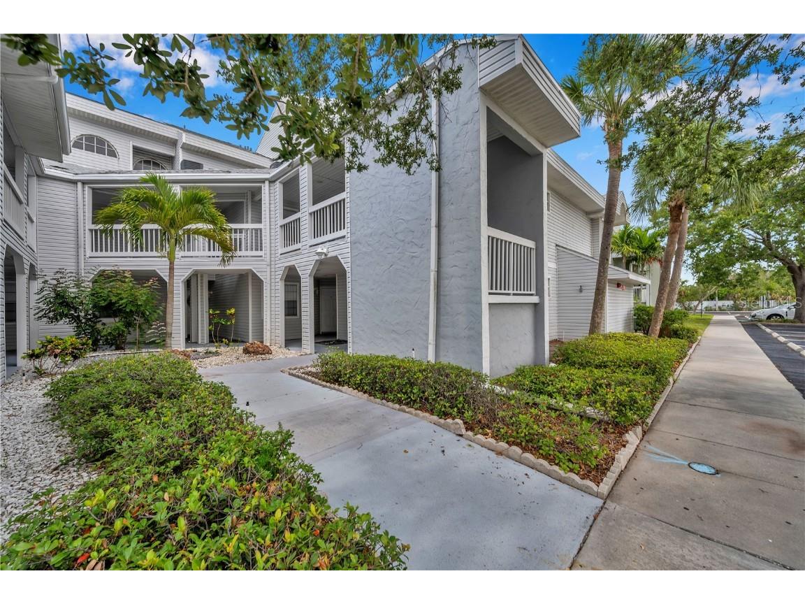 6939 Stones Throw Circle N #6101 Saint Petersburg FL 33710 U8203206 image1