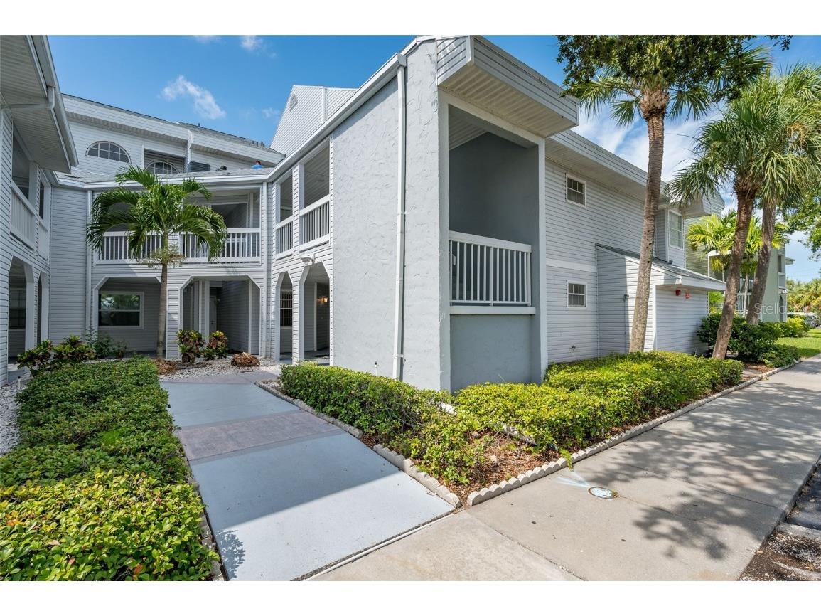 6939 Stones Throw Circle N #6102 Saint Petersburg FL 33710 U8251147 image1
