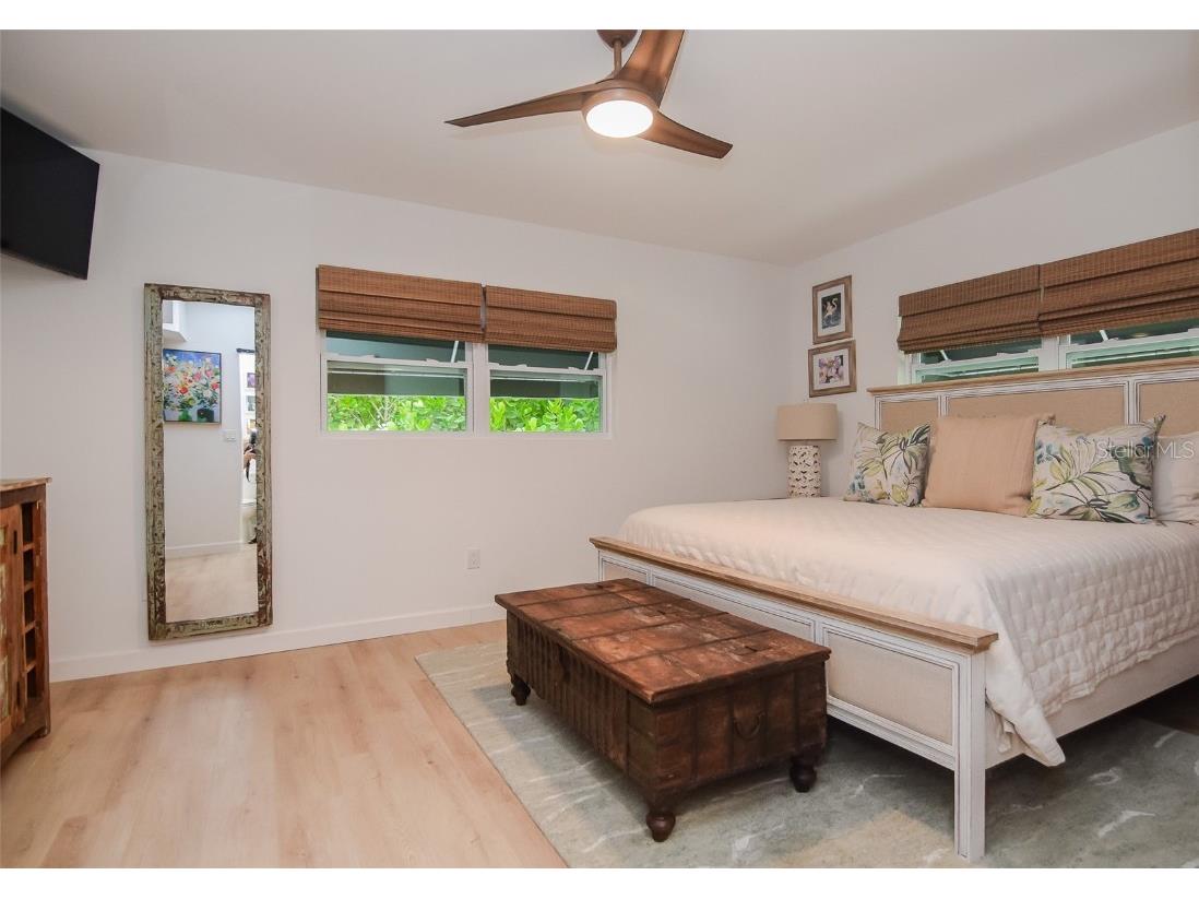 6946 Bougainvilla Avenue S Saint Petersburg FL 33707 TB8438518 image16