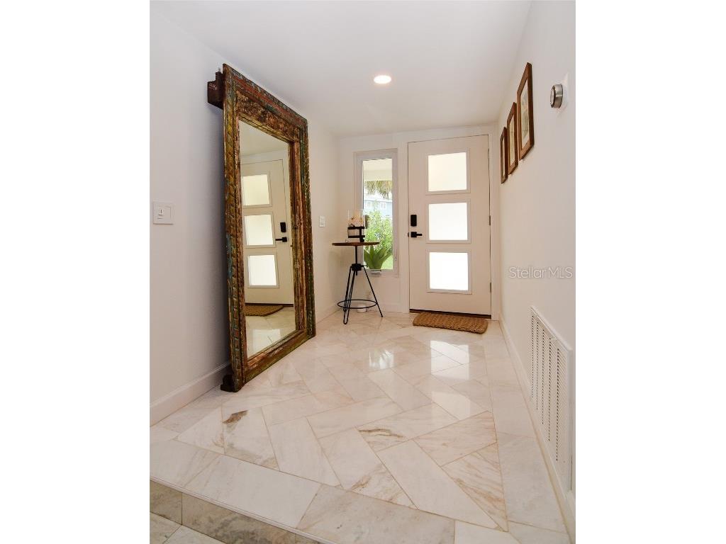 6946 Bougainvilla Avenue S Saint Petersburg FL 33707 TB8438518 image4