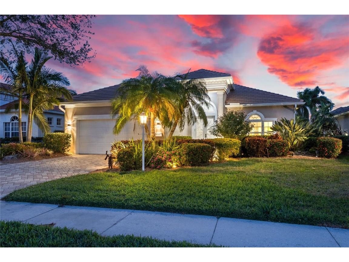 6947 Lennox Place University Park FL 34201 A4635272 image1