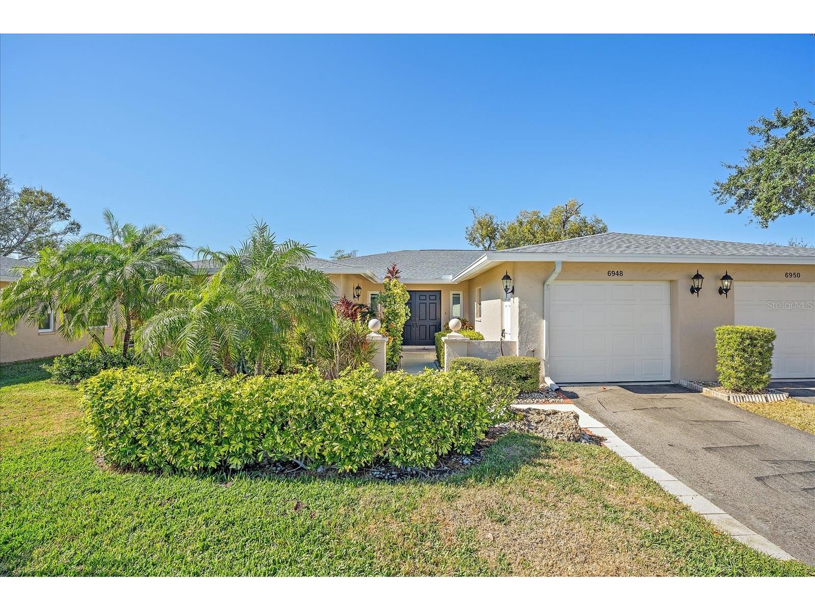6948 W Country Club Drive N #V-81 Sarasota FL 34243 A4681388 image1