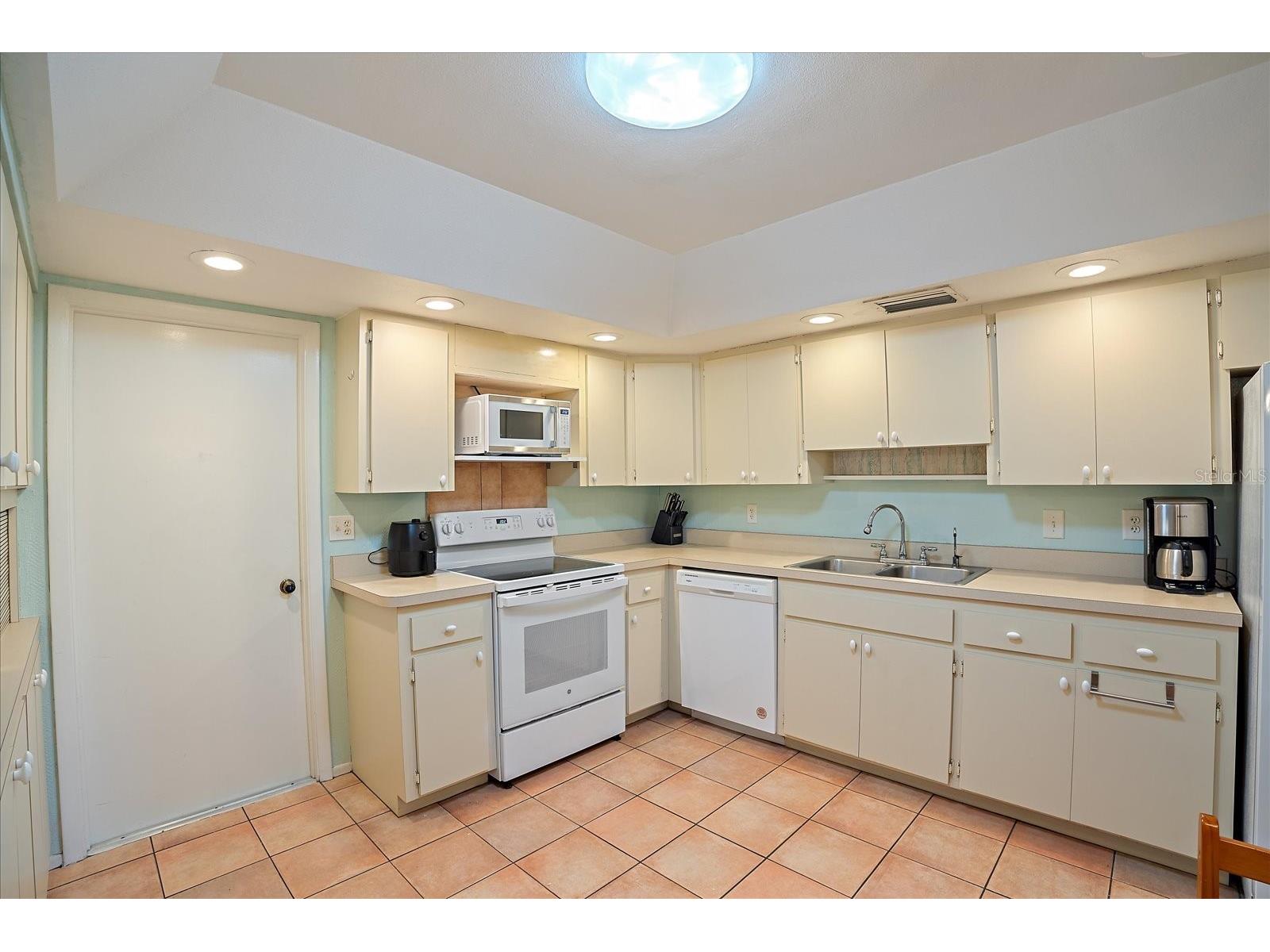 6948 W Country Club Drive N #V-81 Sarasota FL 34243 A4681388 image13