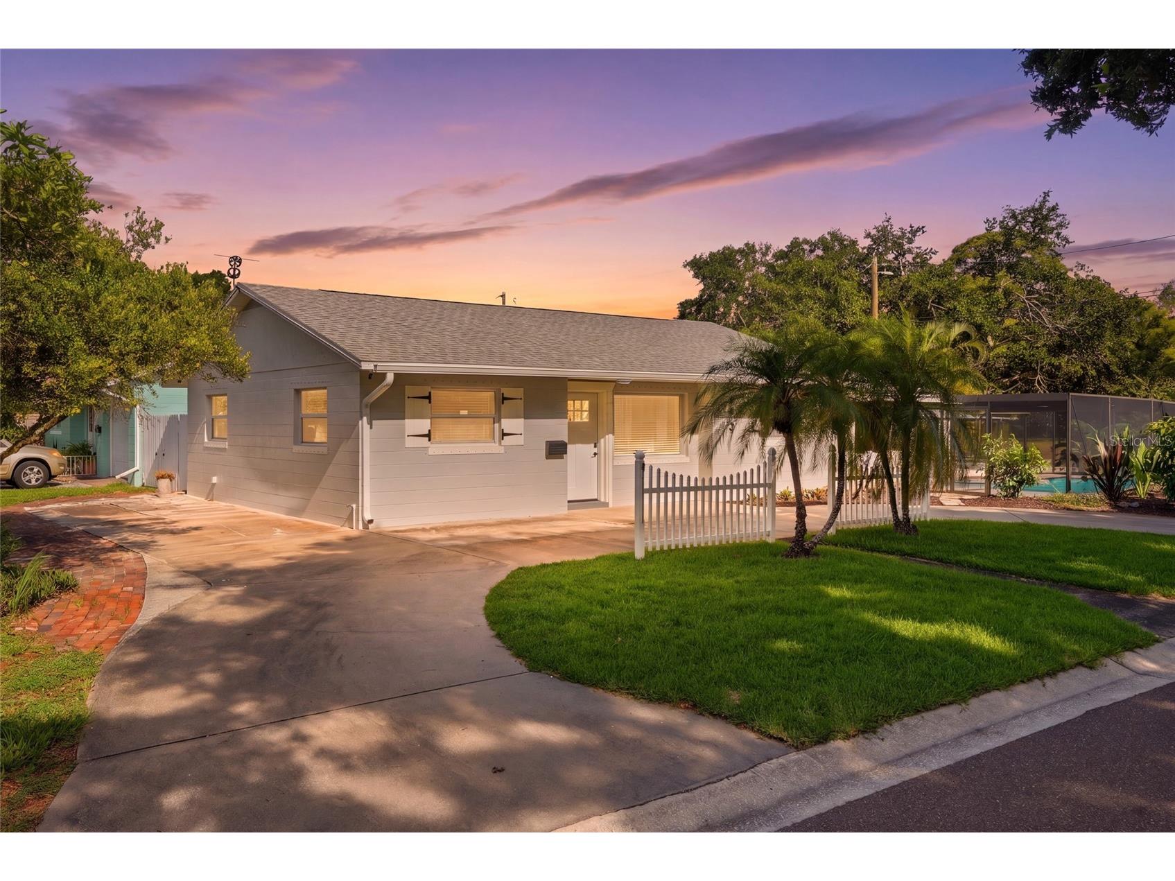 695 41st Street N Saint Petersburg FL 33713 TB8513258 image1