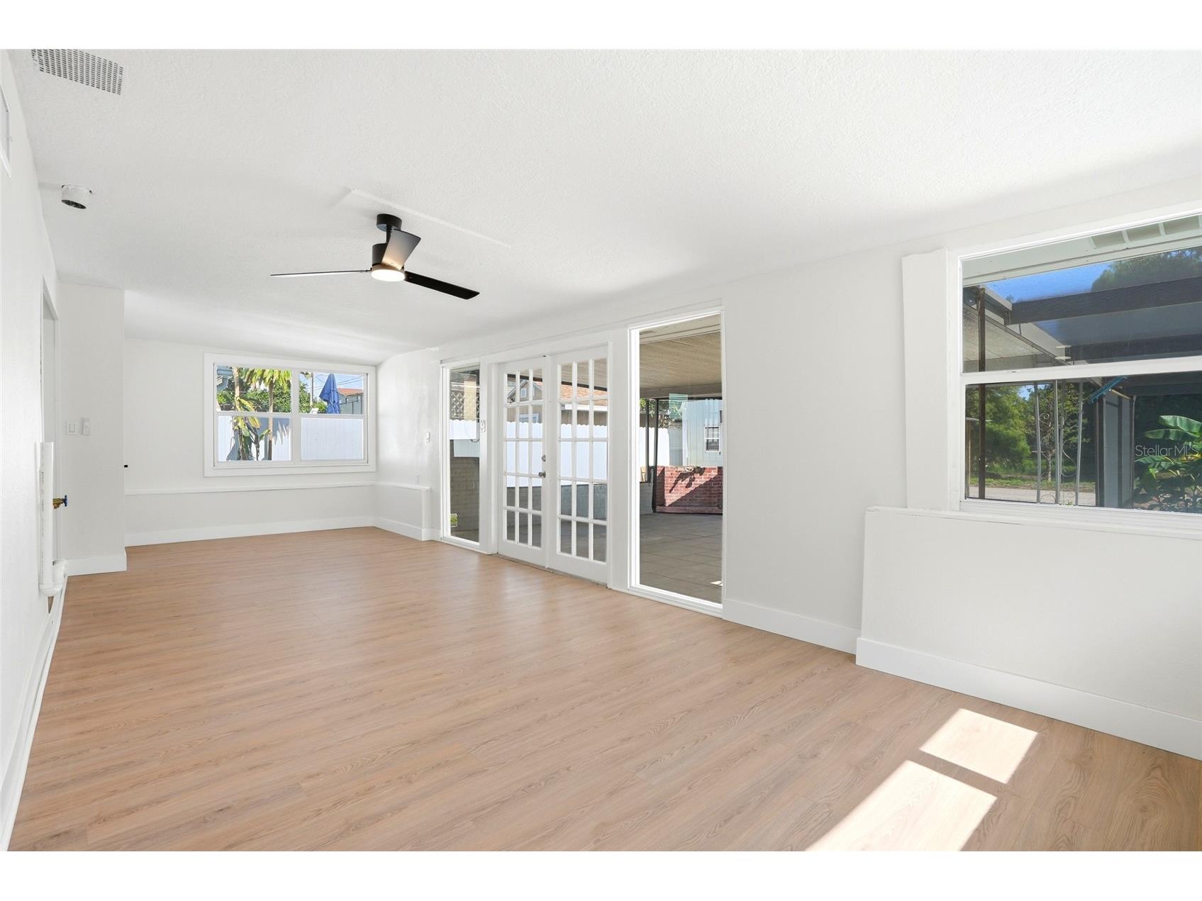 695 41st Street N Saint Petersburg FL 33713 TB8513258 image27