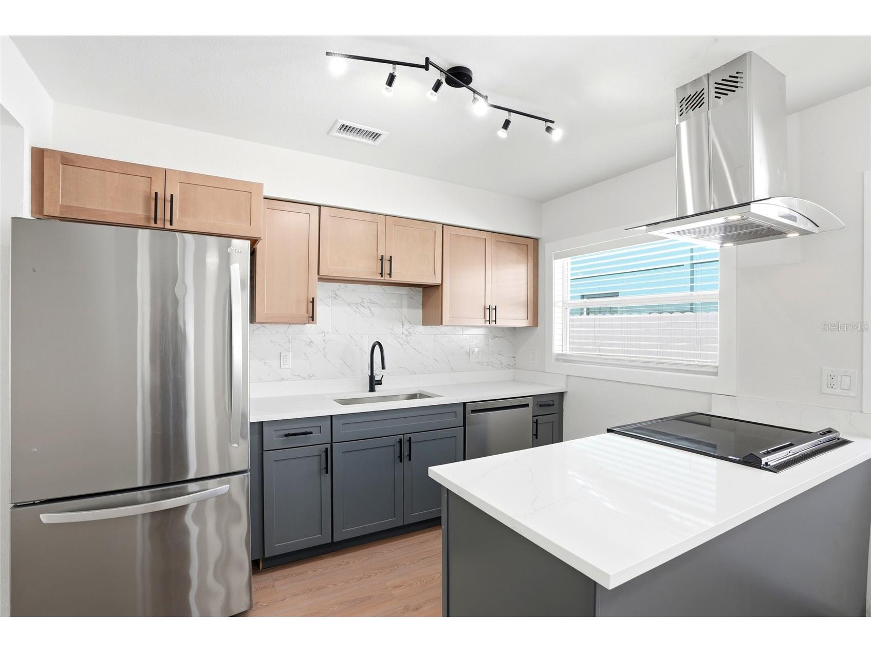 695 41st Street N Saint Petersburg FL 33713 TB8513258 image3