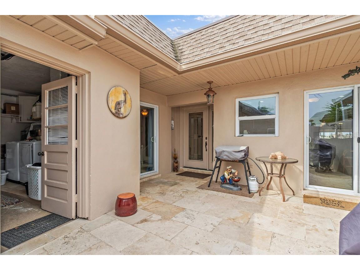 695 Boca Ciega Point Boulevard N Saint Petersburg FL 33708 - BOCA CIEGA BAY U8236570 image1