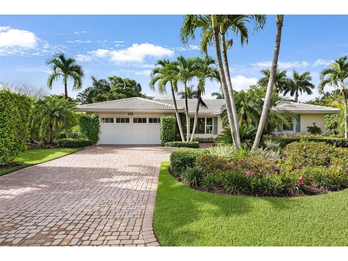 695 Regatta Road Naples FL 34103 O6222785 image1