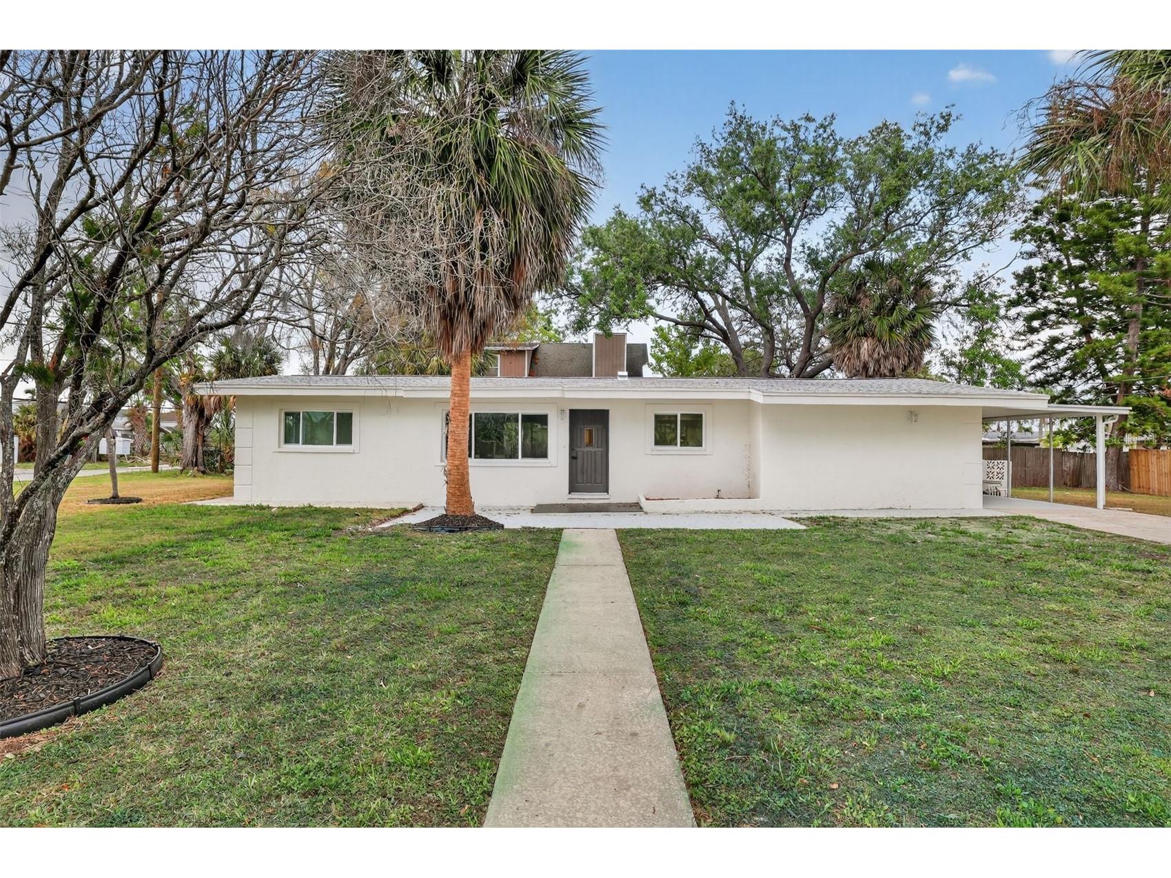 695 Sunset Dr Tarpon Springs FL 34689 TB8486752 image1