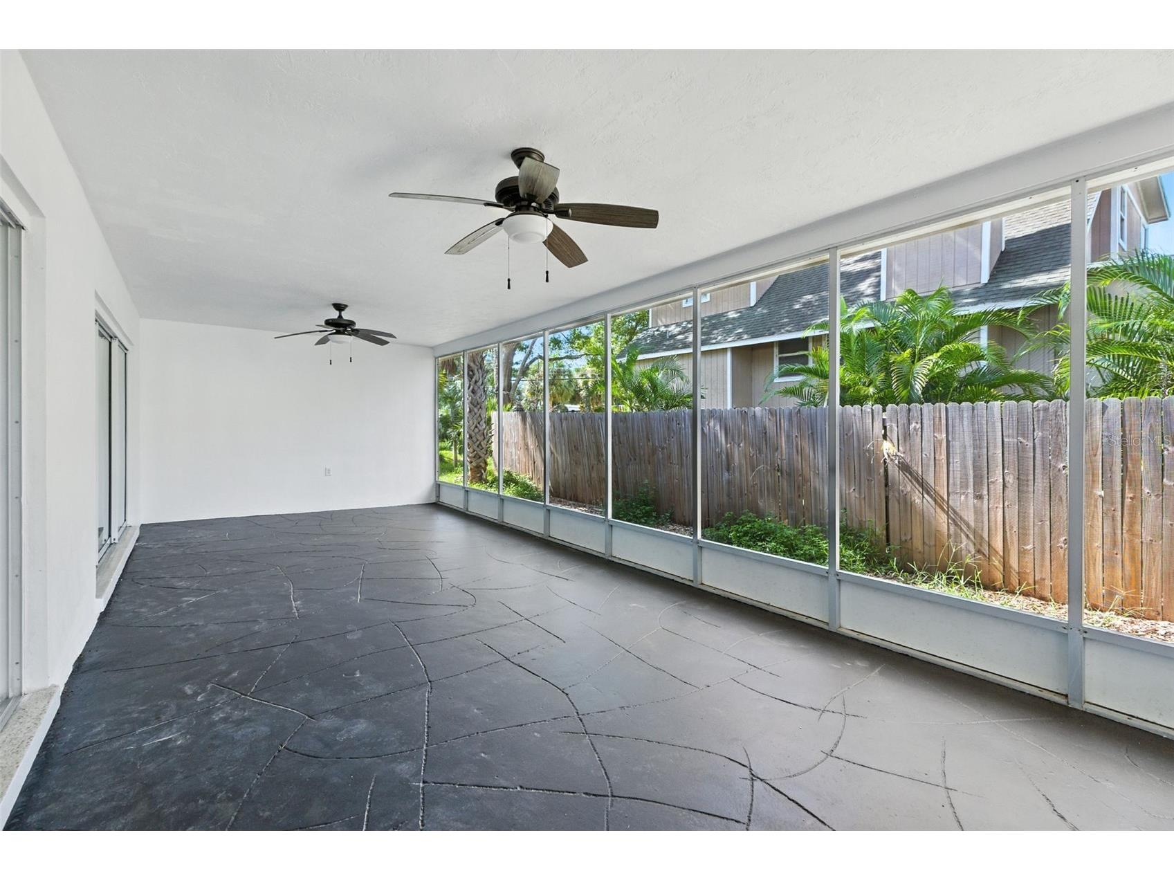 695 Sunset Dr Tarpon Springs FL 34689 TB8486752 image14