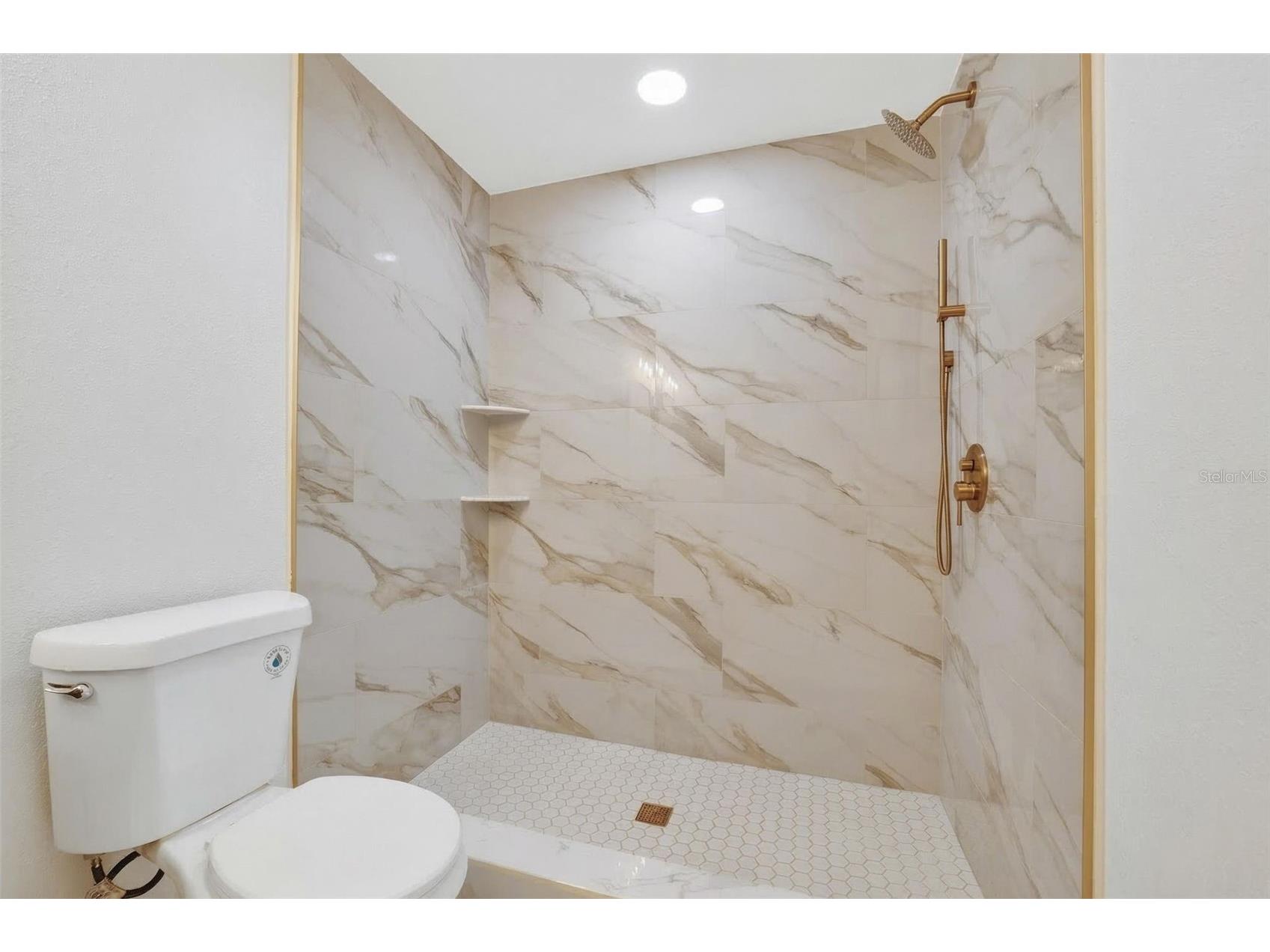 695 Sunset Dr Tarpon Springs FL 34689 TB8486752 image17